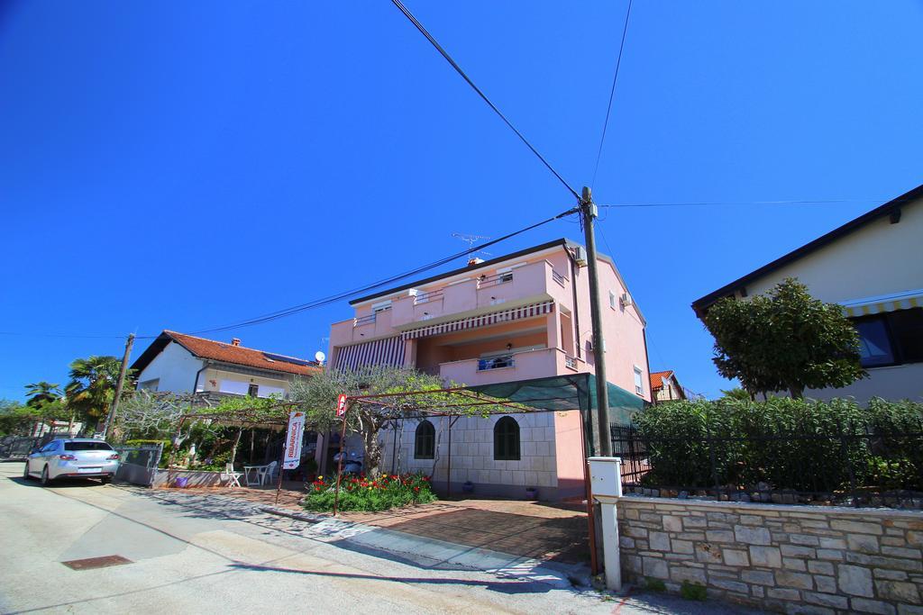 Apartments Miani Новиград Екстериор снимка