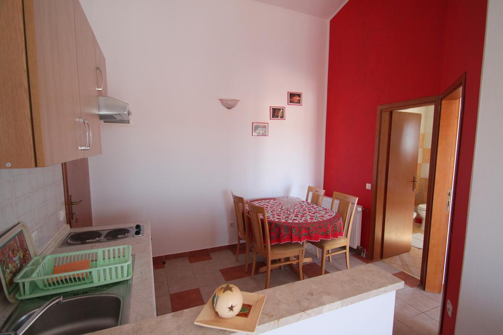 Apartments Miani Новиград Стая снимка
