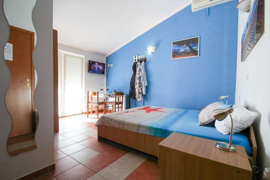 Apartments Miani Новиград Екстериор снимка