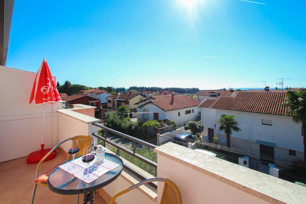 Apartments Miani Новиград Екстериор снимка